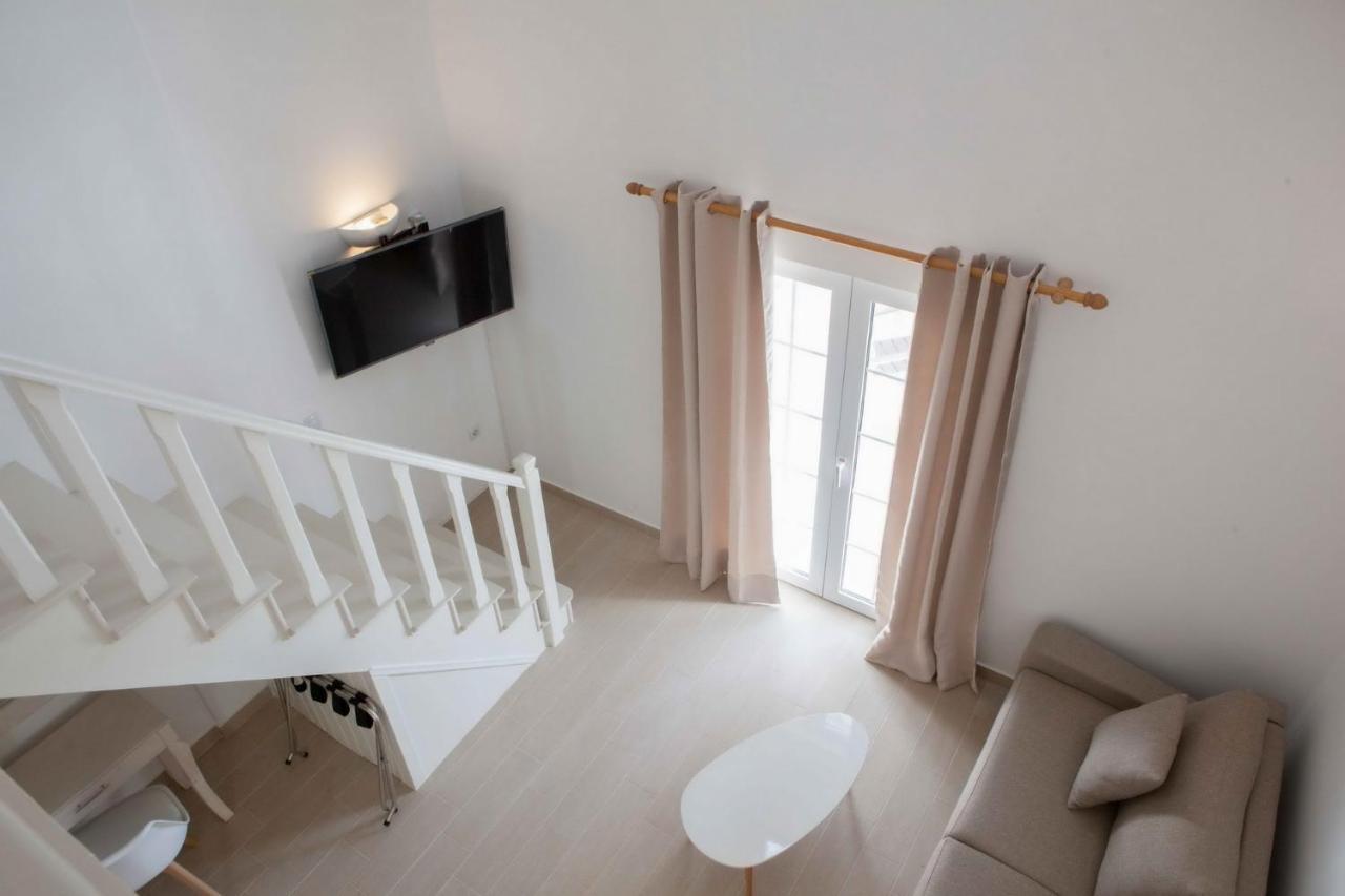 Gervi Suites Fira  Dış mekan fotoğraf